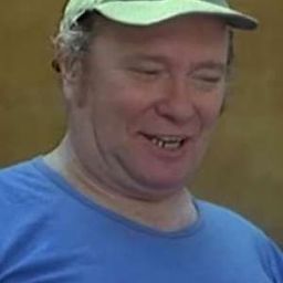 Elio Crovetto 飾演 Policeman