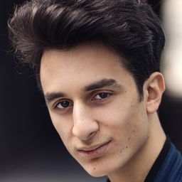 Mirko Ciccariello 飾演 King of Naples