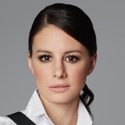 Erika Szabó - Glass Tiger 3演員 飾演Niki