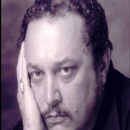 Dan Braverman 飾演 Kinsky