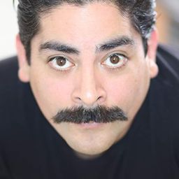 Jason Hightower 飾演 Santa / Phil Donut (voice)