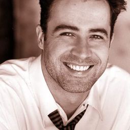 Max Herholz 飾演 Garnett