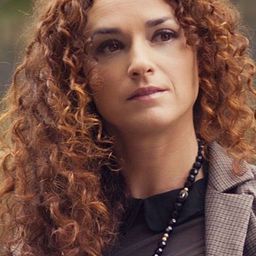 Eliana Sánchez - 危城謎案演員 飾演Gerente Residencia