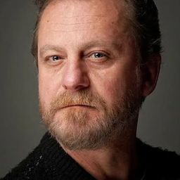 萊萬·蘇倫 飾演 Kenan