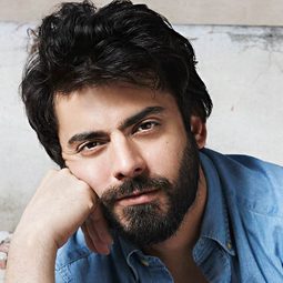 法瓦·罕 - 卡普爾家的兒子們演員 飾演Rahul Kapoor