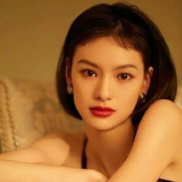 邱天 飾演 Qiu Qiu