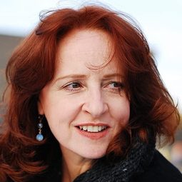 Alexandra Boyd 飾演 Audrey