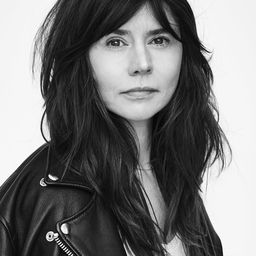 瑪高紮塔·施莫夫茲卡 - 無限風暴導演