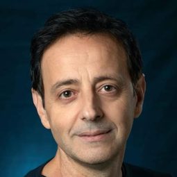 Roberto Giordano 飾演 Brigadiere Caputo