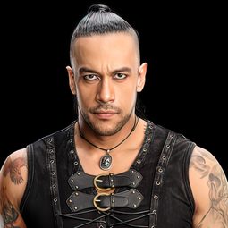 Luis Martinez - Superfan: The Story of Vladimir演員 飾演'Damien Priest'