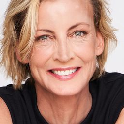 Jana Lee Hamblin 飾演 Mrs. Bentley