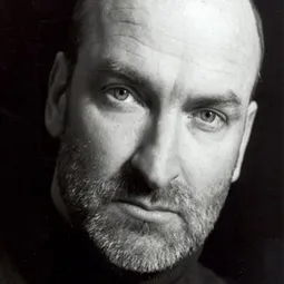 James Kidnie - Gate II演員 飾演Mr. Coleson