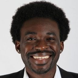 Orwi Manny Ameh 飾演 Barrister Paul