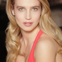 Kristen Kurnik - 聖誕好風景演員 飾演Bonnie