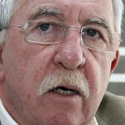 François Berlinghi 飾演 Comptable