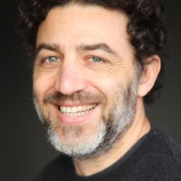 Cristian Marazziti 飾演 Figlio Marrocco