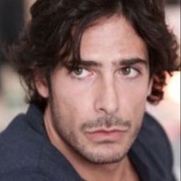 Marco Bocci 飾演 Giuseppe Francese