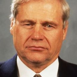 Terry Simpson - 遇見好男孩演員 飾演Dirk