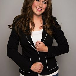 Randi Langdon 飾演 Anna