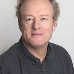 Howard Goodall 飾演 Self - Presenter