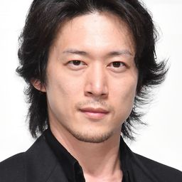 宮尾俊太郎 飾演 Takeshi Muraki