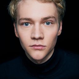 Bruno Alexander 飾演 Boris Becker