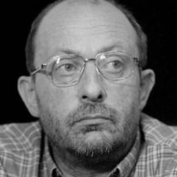 Piotr Dejmek 飾演 Stefan