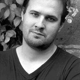 Vincenzo Tanassi - 我債免我負演員 飾演Padrone di Casa