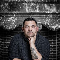 Serdi Faki Alici 飾演 Anna's Husband