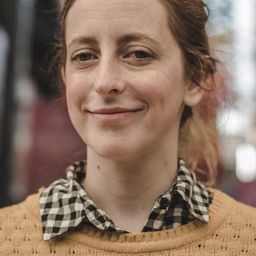 寶拉葛林斯潘 飾演 Alicia