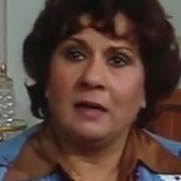 Ragaa Amin 飾演 جملات