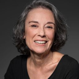 Carmen Santos - 花地瑪：玫瑰神蹟降臨演員 飾演