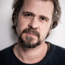 Wouter Hendrickx 飾演 Xavier