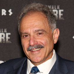 安東尼·拉休拉 - Bizet: Carmen演員 飾演Remendado