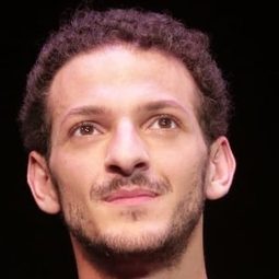 Vincent Dedienne 飾演 Jean