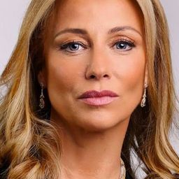 Alexandra Lencastre 飾演 Madame Calado