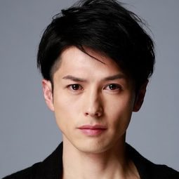 松尾 敏伸 飾演 