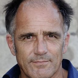 Frédéric Pierrot 飾演 Léon Tolstoï