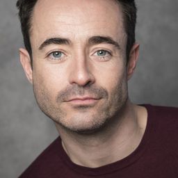 Joseph McFadden 飾演 Alan Maclean