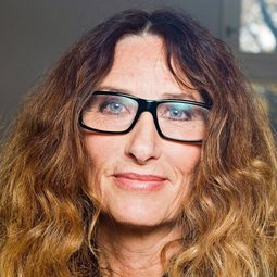 Vibeke Løkkeberg 飾演 Die Geheimnisvolle