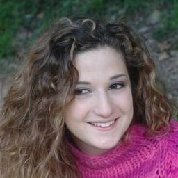 Elena Perino 飾演 Child at concert