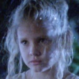 坎達絲·哈松 飾演 Cera (voice)