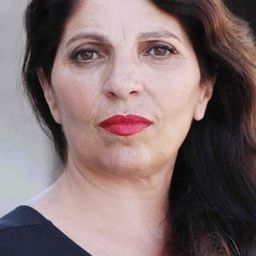 Lucia Sardo 飾演 Concetta