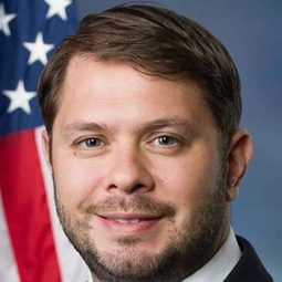 Ruben Gallego - 24 Hours: Assault on the Capitol演員 飾演Self