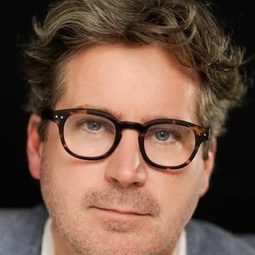 丹尼爾·布荷許 飾演 Mitchell