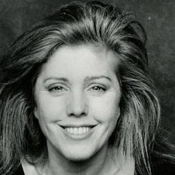 Penelope Milford - 範倫鐵諾演員 飾演Lorna Sinclair