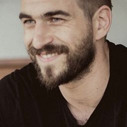 吉翁·杜安姆 飾演 Le père