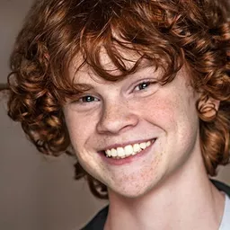 凱爾·布瑞特科夫 飾演 Teenage Gregory / Scarecrow