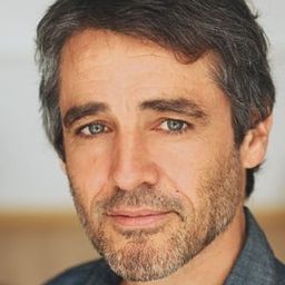 黑爾曼·帕拉西奧斯 飾演 Omar