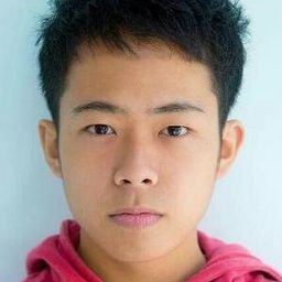 影山 樹生彌 飾演 